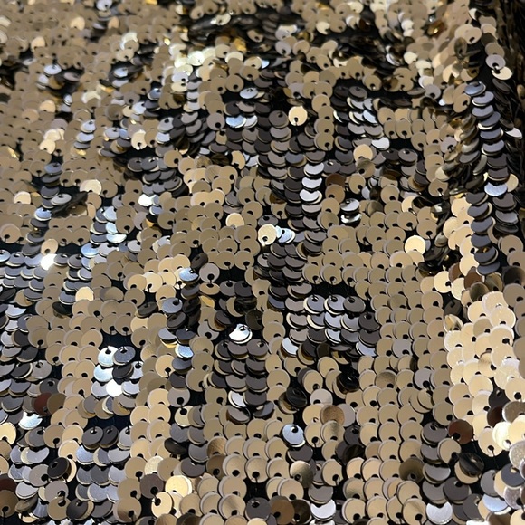 Alice + Olivia Camisole Gold Sequin Sleeveless top, size S/P - Picture 15 of 16